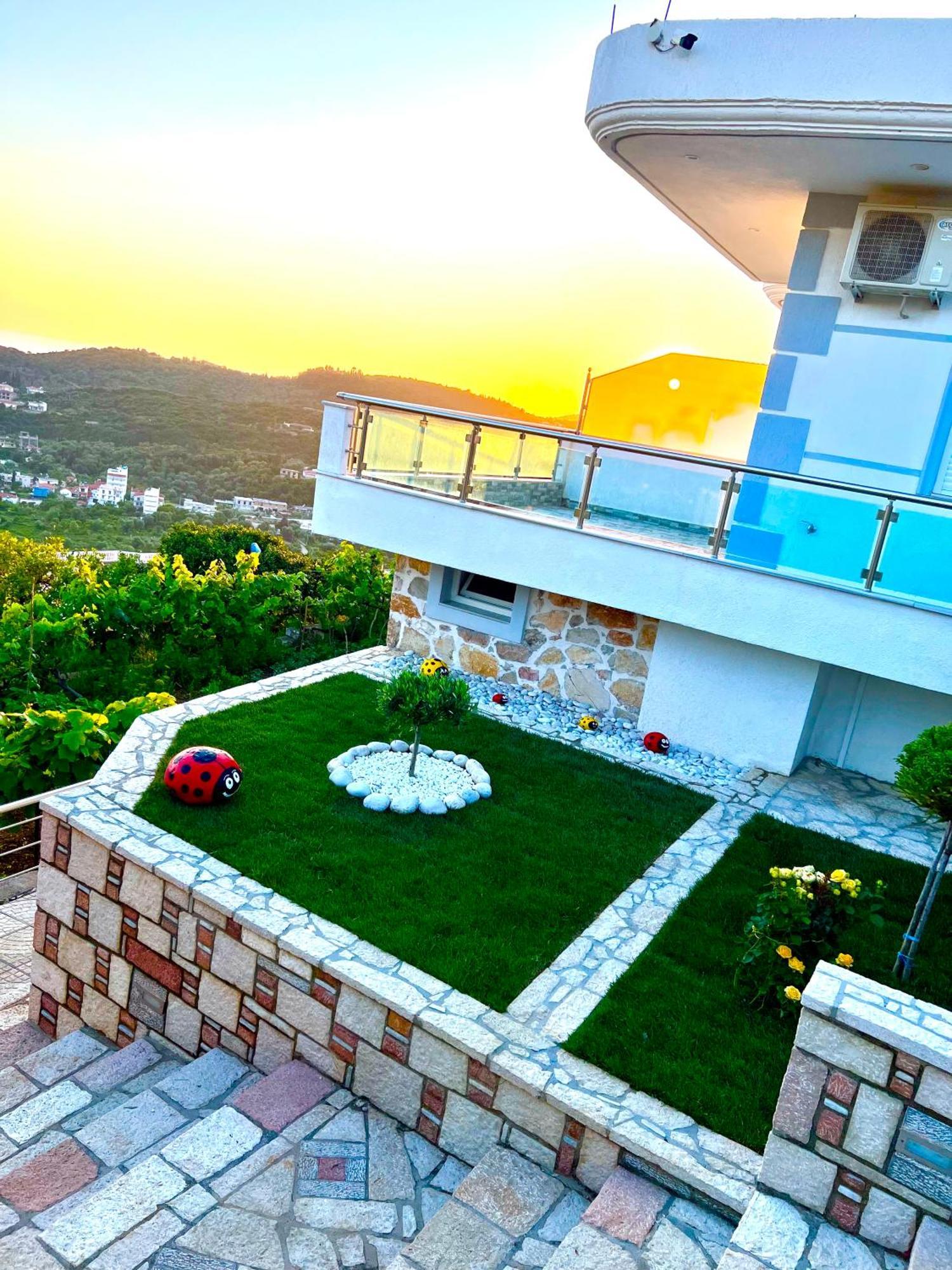 Mistral Inn Himare Exterior photo